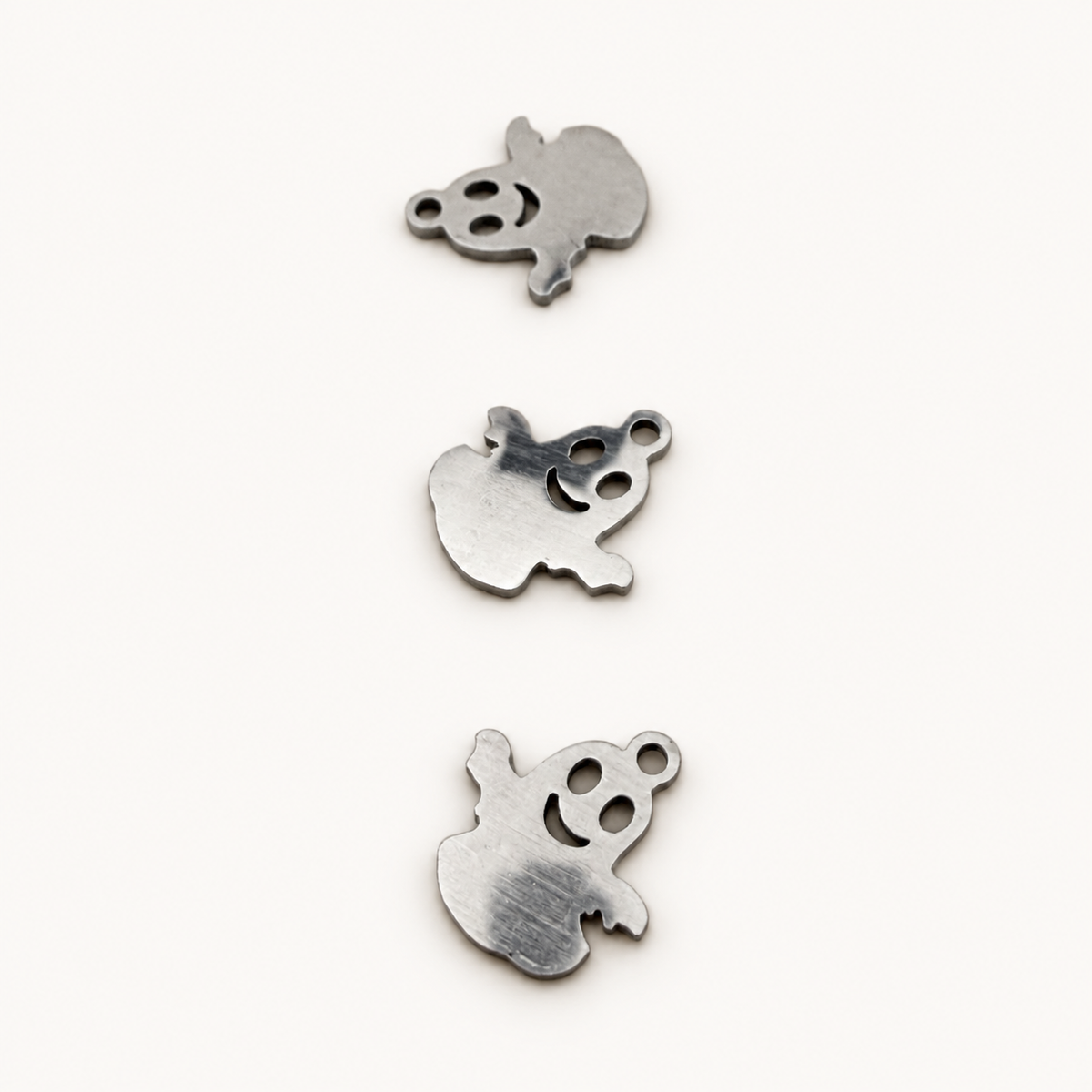 Smiling Ghost Charm – 12mm