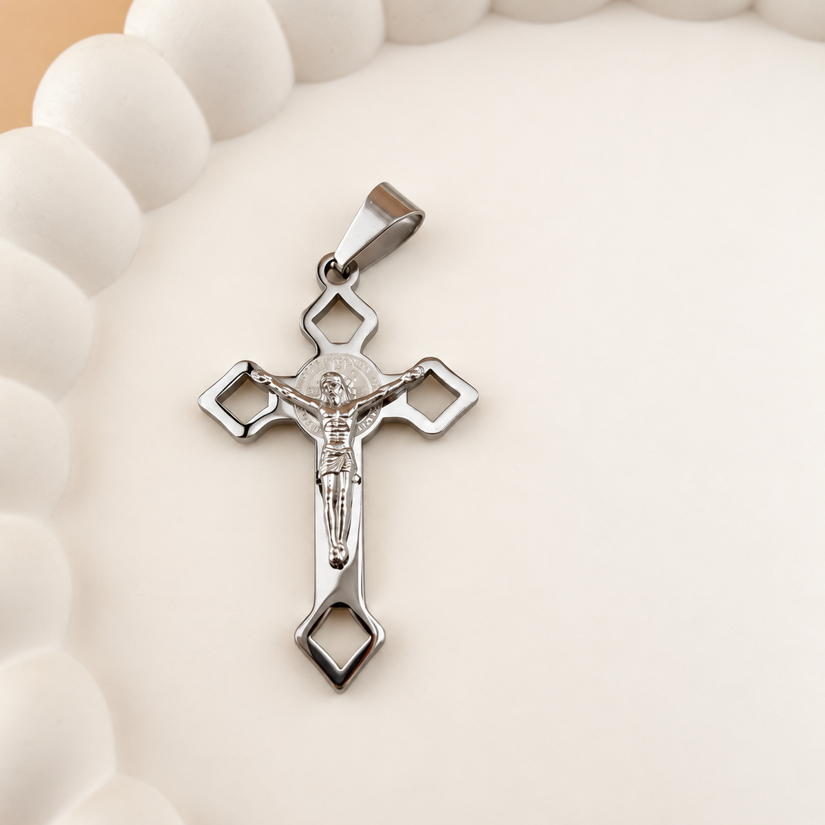 Classic Crucifix Cross Pendant – 31x20mm