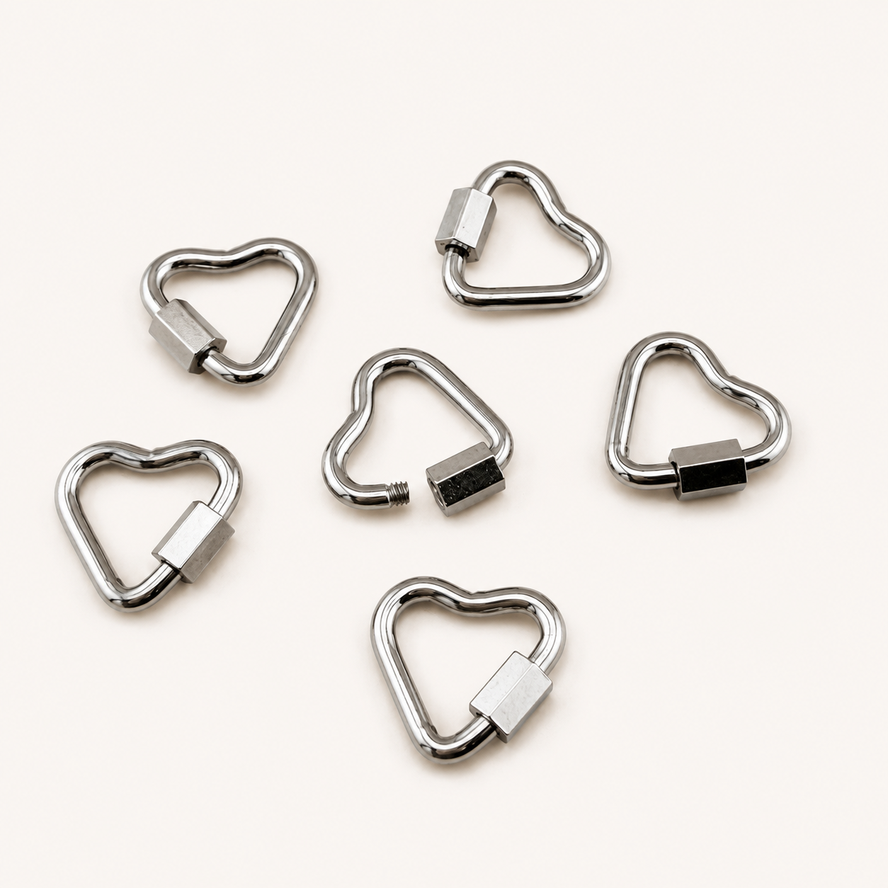 Heart Screw Carabiner – 14.5mm
