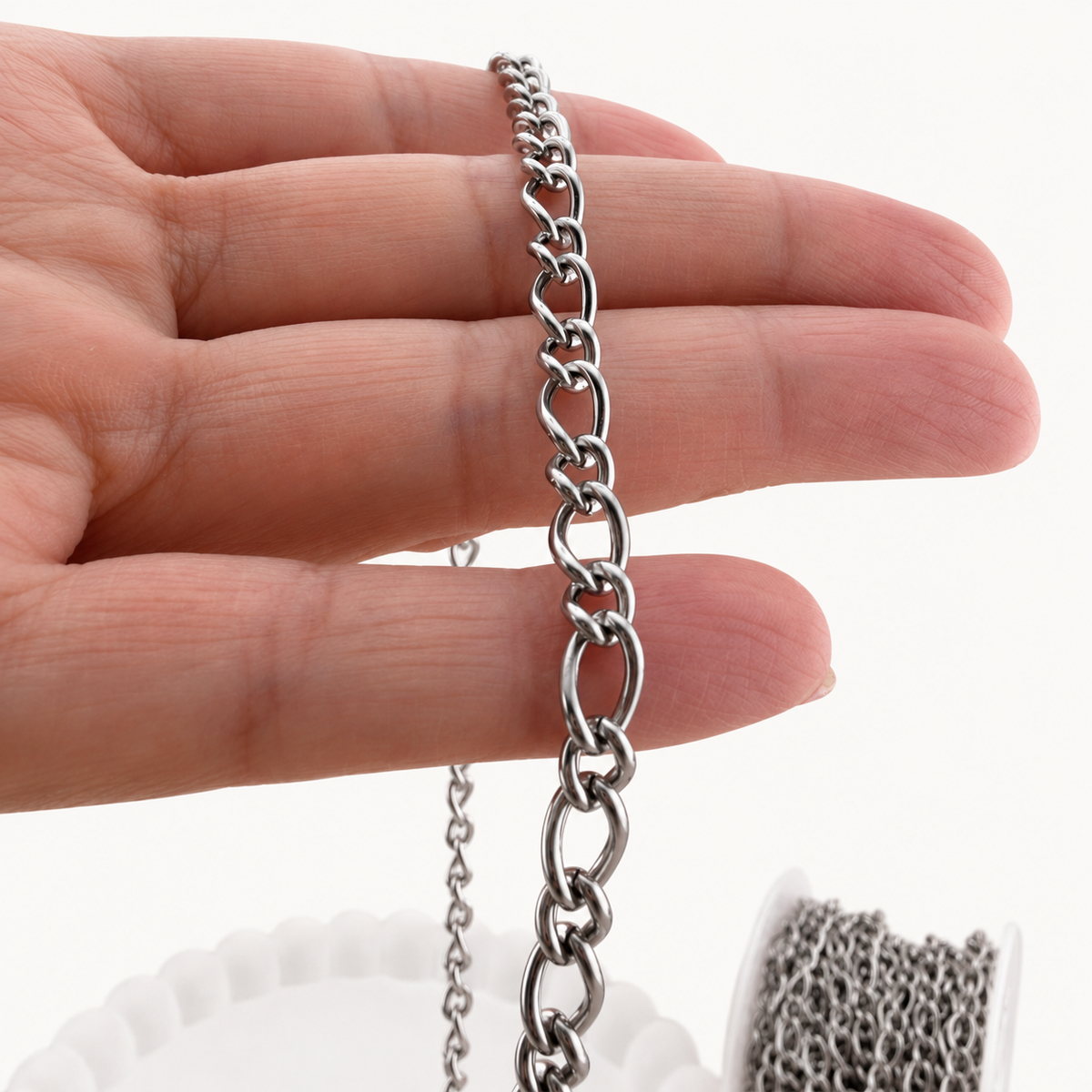 Contemporary Figaro Chain – 6–9mm (By the Foot)