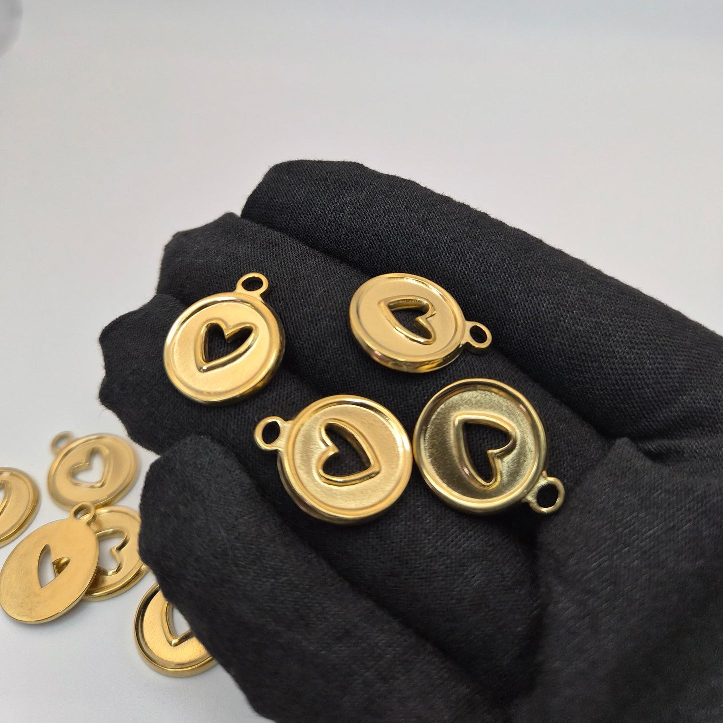 Round Gold Coin with Heart Round Pendant | 316L Real 18K Gold Plated, 20x16.5mm, 2mm Hole | FB-CM17