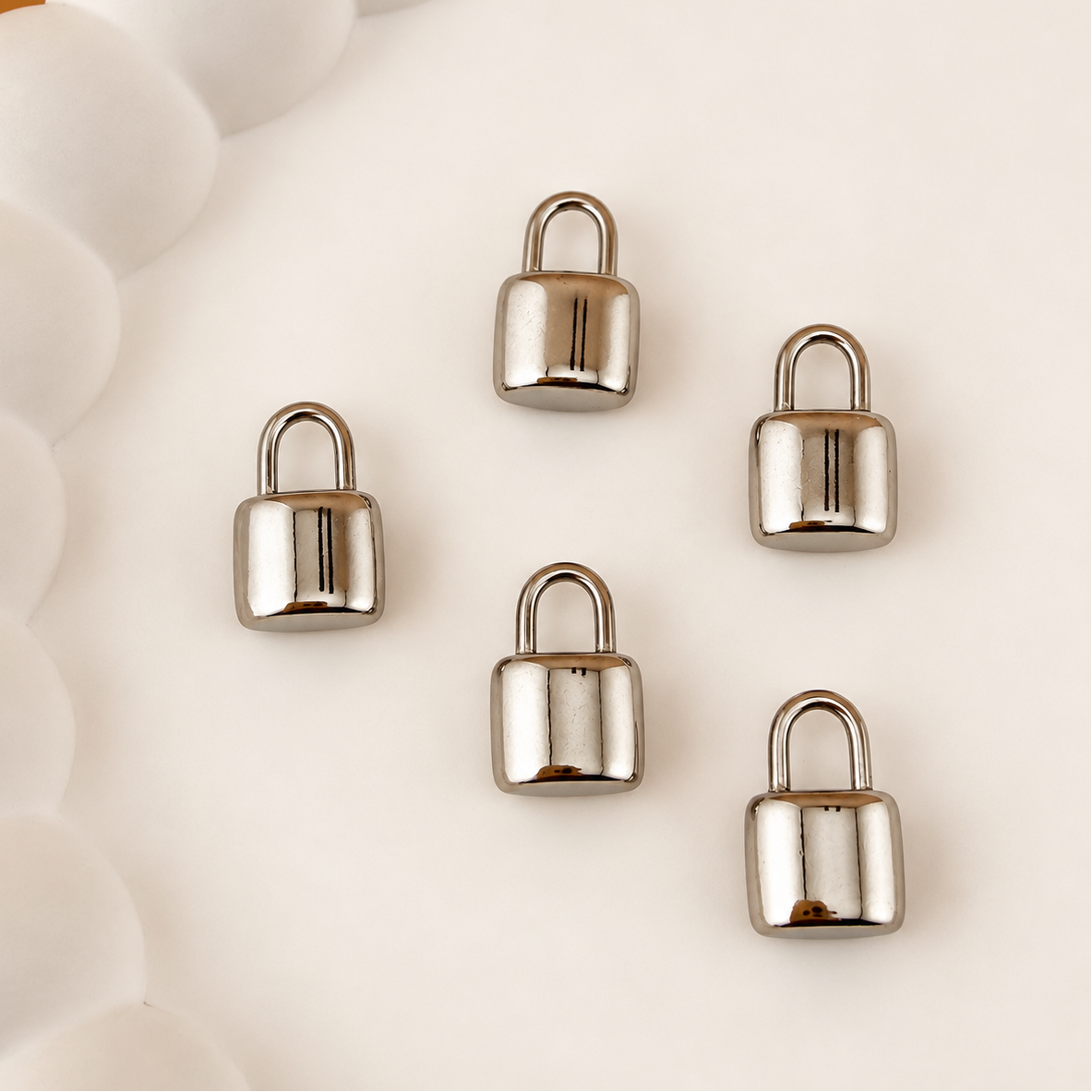Petite Padlock Charm – 13mm