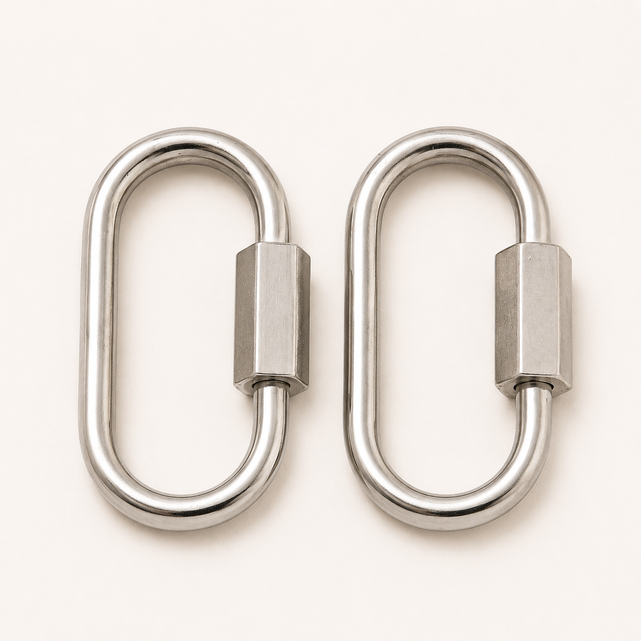 24mm Oval Screw Carabiner – Gold & Silver Finishes