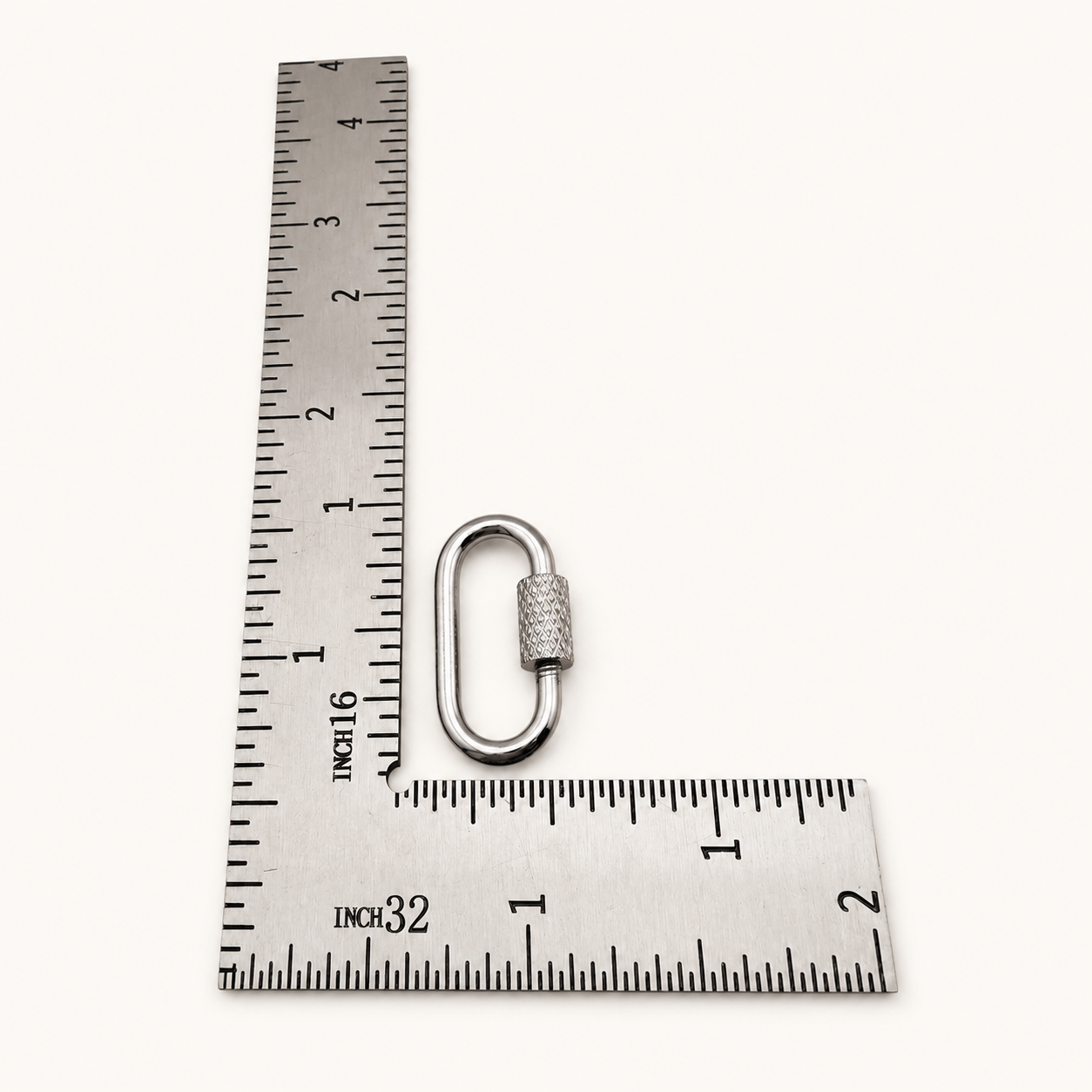 Oval Textured Screw Carabiner – 21 & 26mm Gold & Silver Finishes