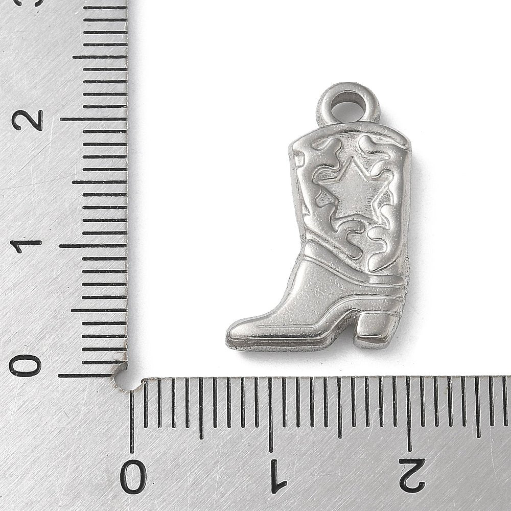 Boot-shaped Pendant 20.5 x 13.5mm, 2mm Hole | FB-CM12